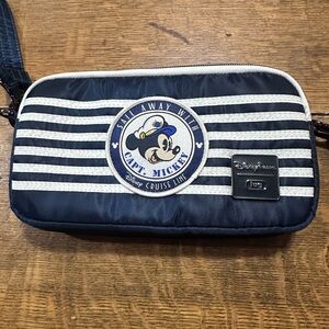 Disney Cruise Line LUG Coupe XL Crossbody Sail Away